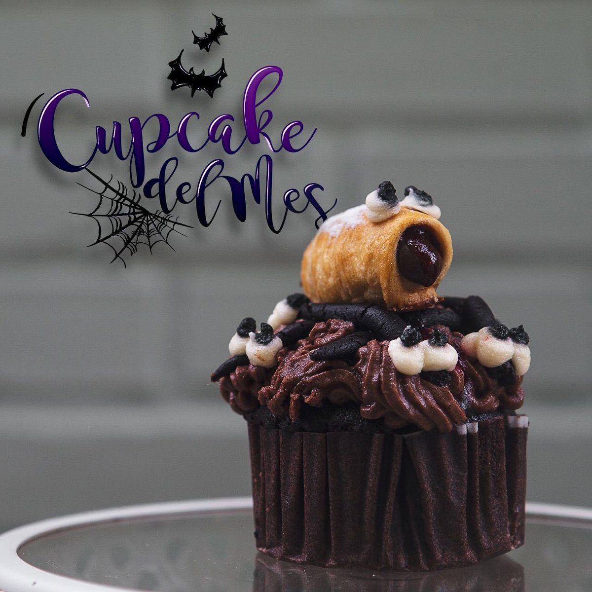 Disfruta del cupcake del mes enrrolladito de nutella <a href="/SugarFactoryCA/">Sugar Factory C.A</a>