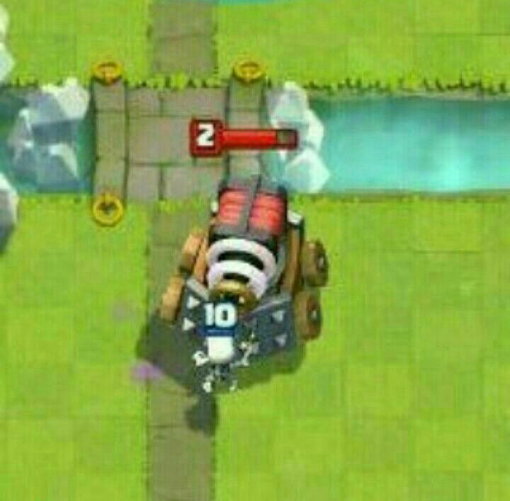 ClashRoyale's tweet photo. David vs. Goliath (by Rainbow2001 from: https://t.co/buD873qXCY) https://t.co/1fFZjM2xg8