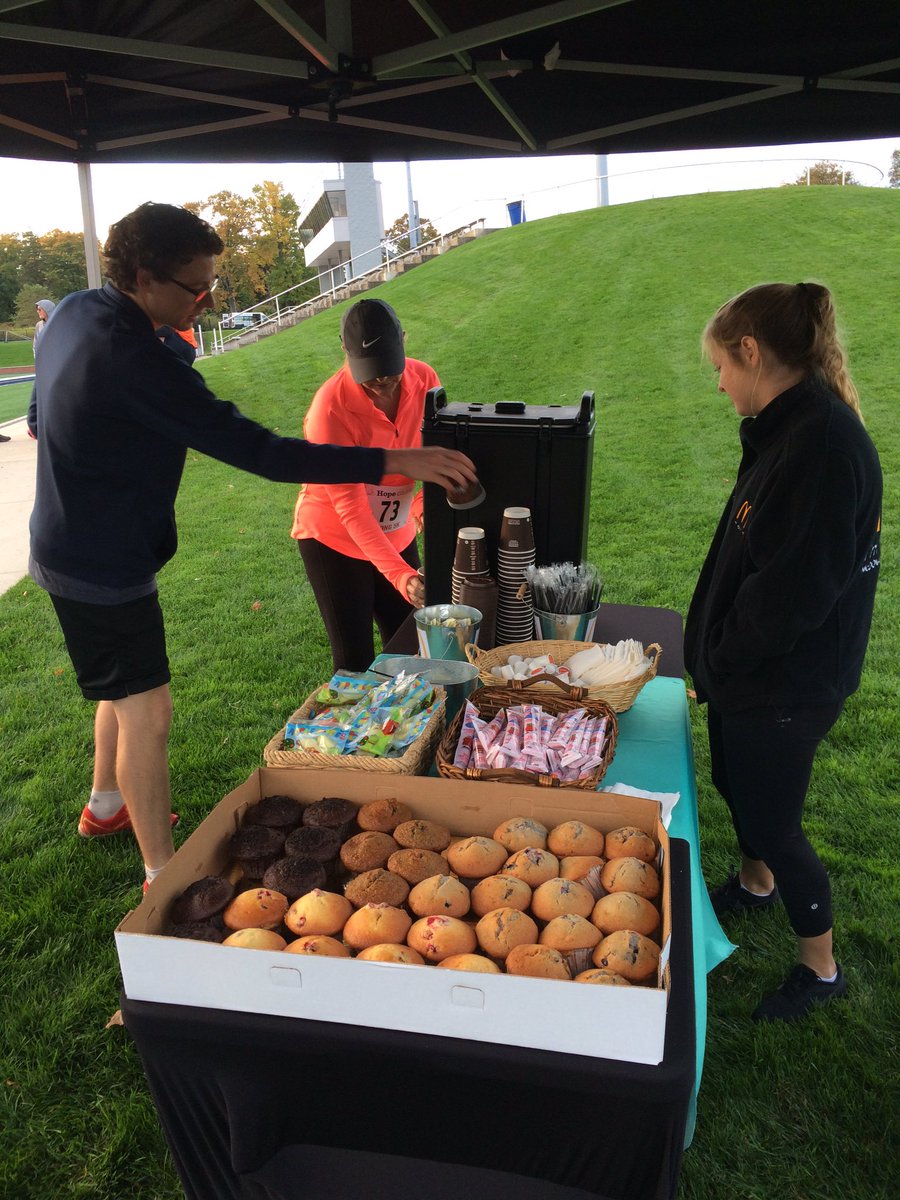 himynameisluci's tweet photo. The #MichTeam is ready to cheer on the runners at the Hope College Homecoming 5K! @McDonalds_MI @HopeCollege https://t.co/pQv9h5tGI8