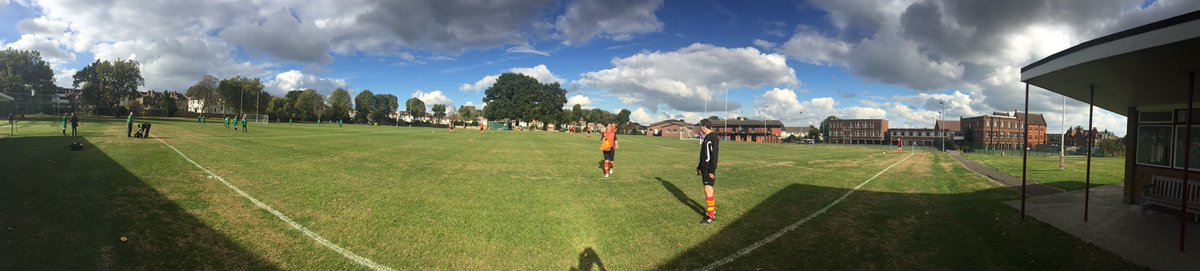 TootingBecFC's tweet photo. 5 mins to KO #beclegends https://t.co/hybkUk6w7k