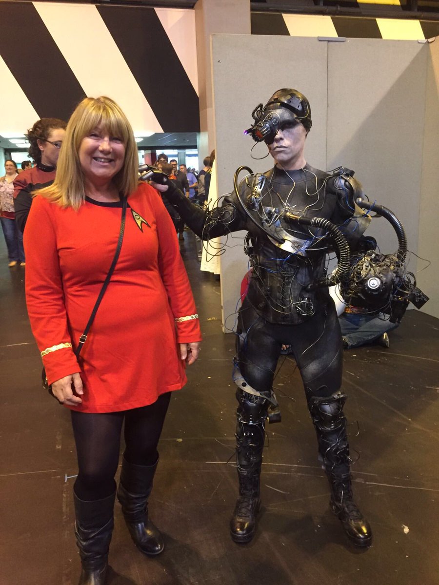 YvyMckennaYoung's tweet photo. Had a great weekend 9th October celebrating 50 years of Star Trek with @gajmacleod ... #dste50 #StarTrek https://t.co/ICpvHPa0kr
