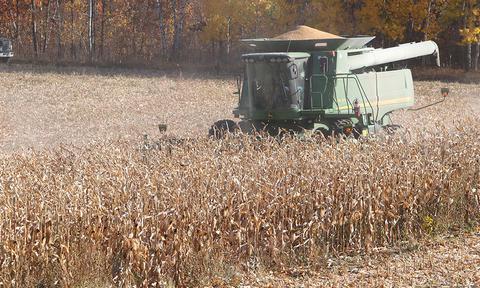 AgweekTV: Classroom in a field helps teach the process of harvest farmandranchupdates.com/2016/10/22/agw…