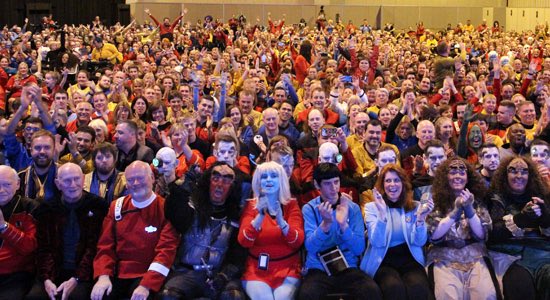 YvyMckennaYoung's tweet photo. And we broke the world record the largest gathering of people dressed as Star Trek characters #DST50 #StarTrek #worldRecordAttempt https://t.co/WyuG7DP6Xt