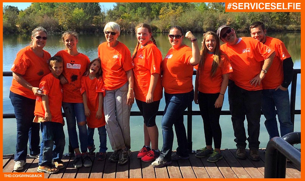 🇺🇸 RT NOW and we'll provide $1 to our nonprofits serving vets. 🇺🇸  #ServiceSelfie