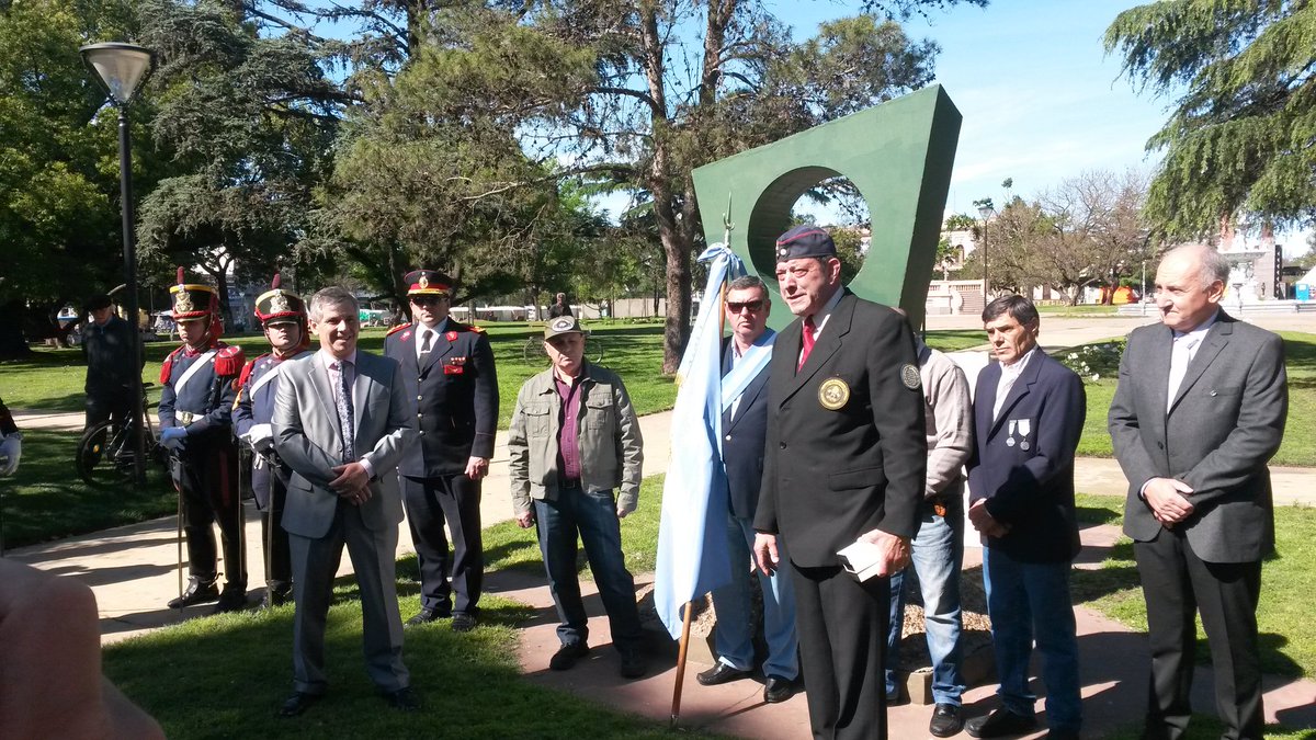 ValeriaTronge's tweet photo. [Ahora] #162Aniversario #Chivilcoy #ActosProtocolares
@BritosGuillermo @BritosFabio @ngamilcar https://t.co/e0NGQHpqdn