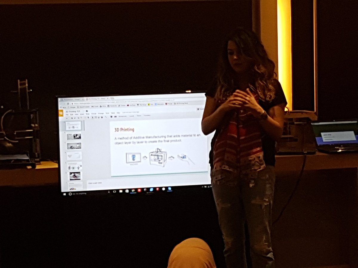 MohMisto's tweet photo. مباشر من @MXD3D 
   @RawandMadi ...#HackAtari من برنامج
عم تحكي عن برنامج #هاكاتاري و كم هو مفيد للطلاب #3DArabi https://t.co/3ZbJhdOXH4