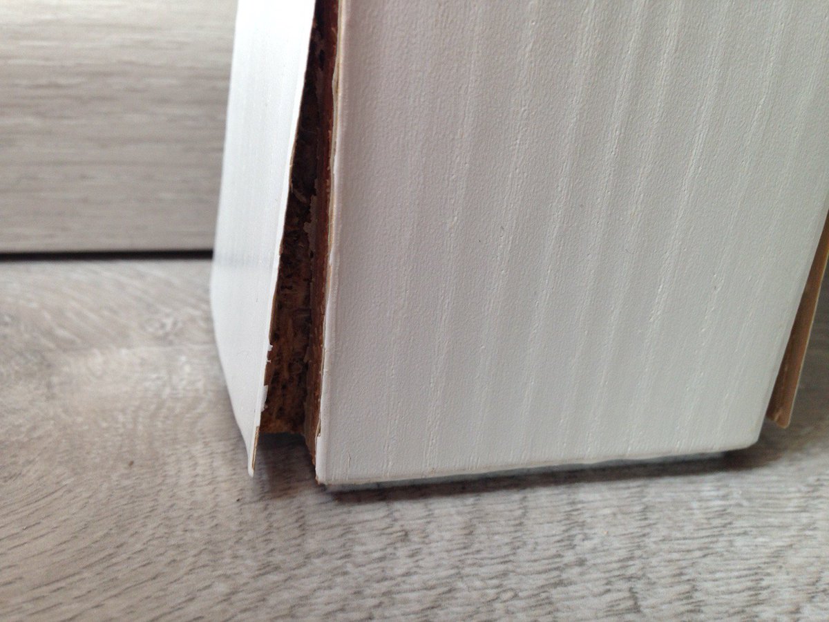 michelhenrichs's tweet photo. @IKEAHelpt Door waterlekkage is een van de poten van mijn Bjursta tafel beschadigd. Zijn deze los te bestellen? https://t.co/JL6MKR0eBg