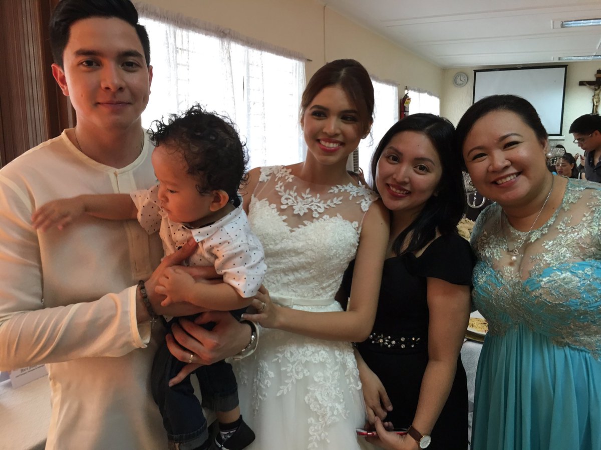 SiMissLia's tweet photo. Dear @aldenrichards02, @mainedcm, @nicoletteannmc, &amp; @juanmateomc,

My bday became extra special because of you.😭 Salamat.🙏🏻

#ALDUBWedding https://t.co/Johc2bLVVR