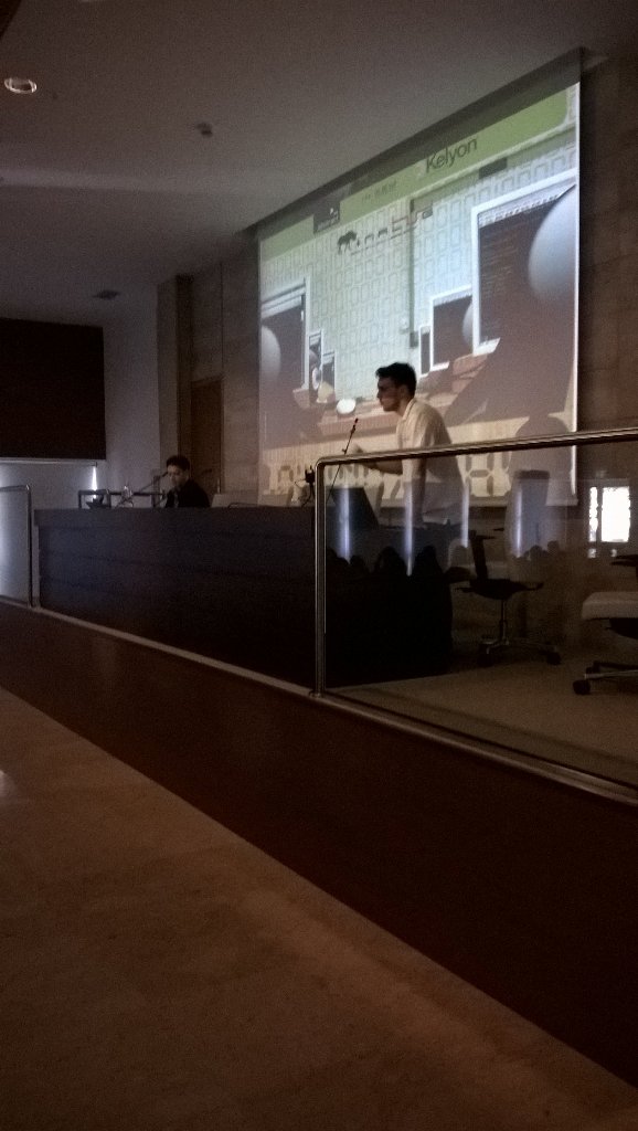 napoli_lug's tweet photo. Cosa è il #NALUG Luca Ioviero presidente #LDNA16 #linuxday16 #gnulinux #opesource #freesoftware https://t.co/2uNhmYTOLD