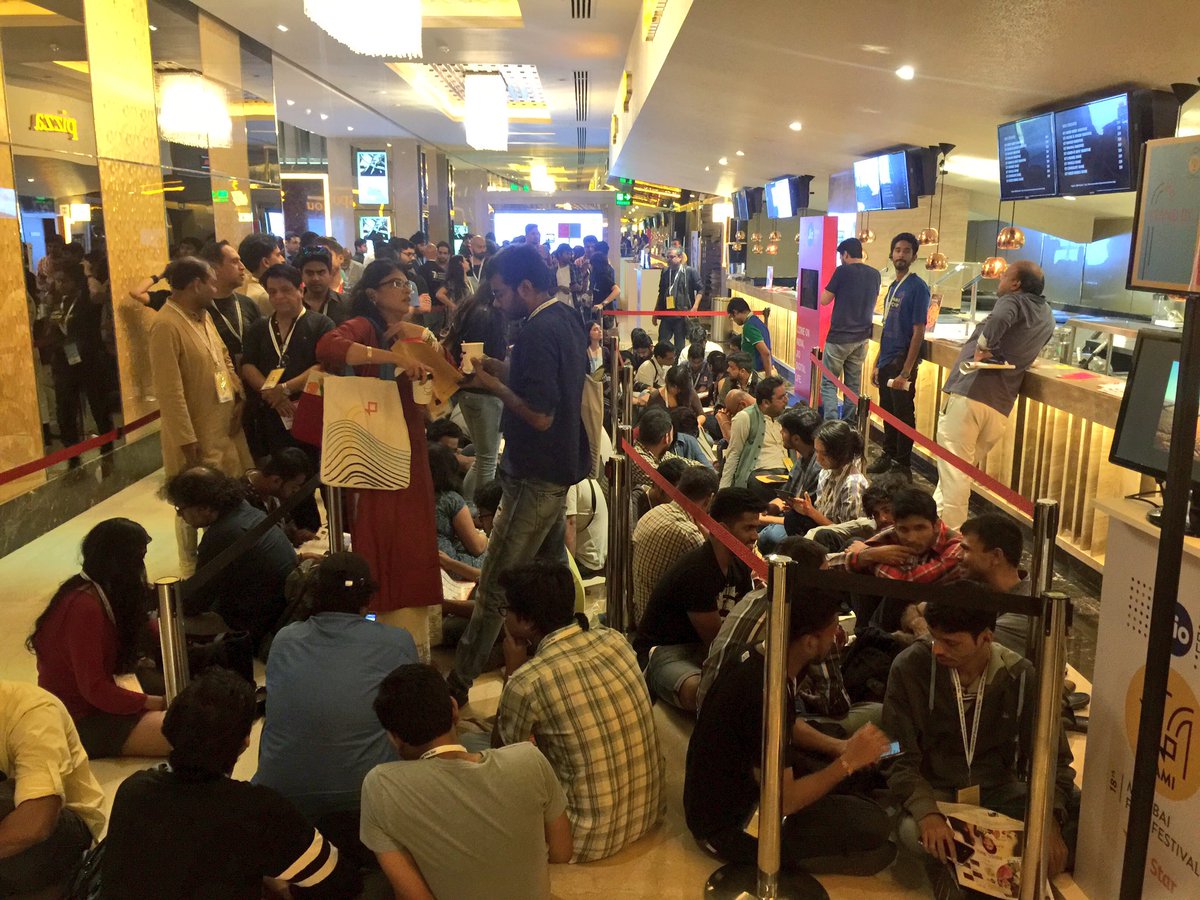 No, this isn't the line for Zara sale or H&M opening.
This is the line for the screening of Asghar Farhadi's 'The Salesman' at #JioMAMI