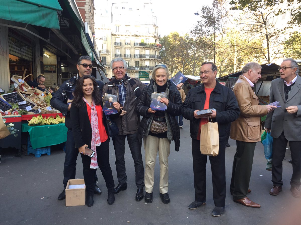 JuppeParis05's tweet photo. Tractage pour le Zénith-Marché Maubert #cap5ème #JAJ5ème https://t.co/s7Y6E20Yg4