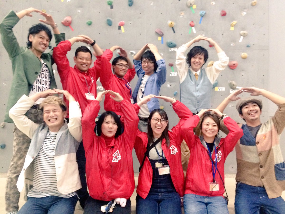 福山平成大学、御幸祭。雨のなか、傘を差さずに見てくれた皆さん