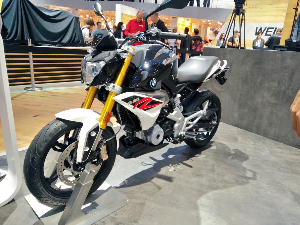 girishshet's tweet photo. Waiting for this beauty #BMW G310R to come on Indian roads soon. Image from #Intermot2016 #cologne https://t.co/RupzWAsGoq