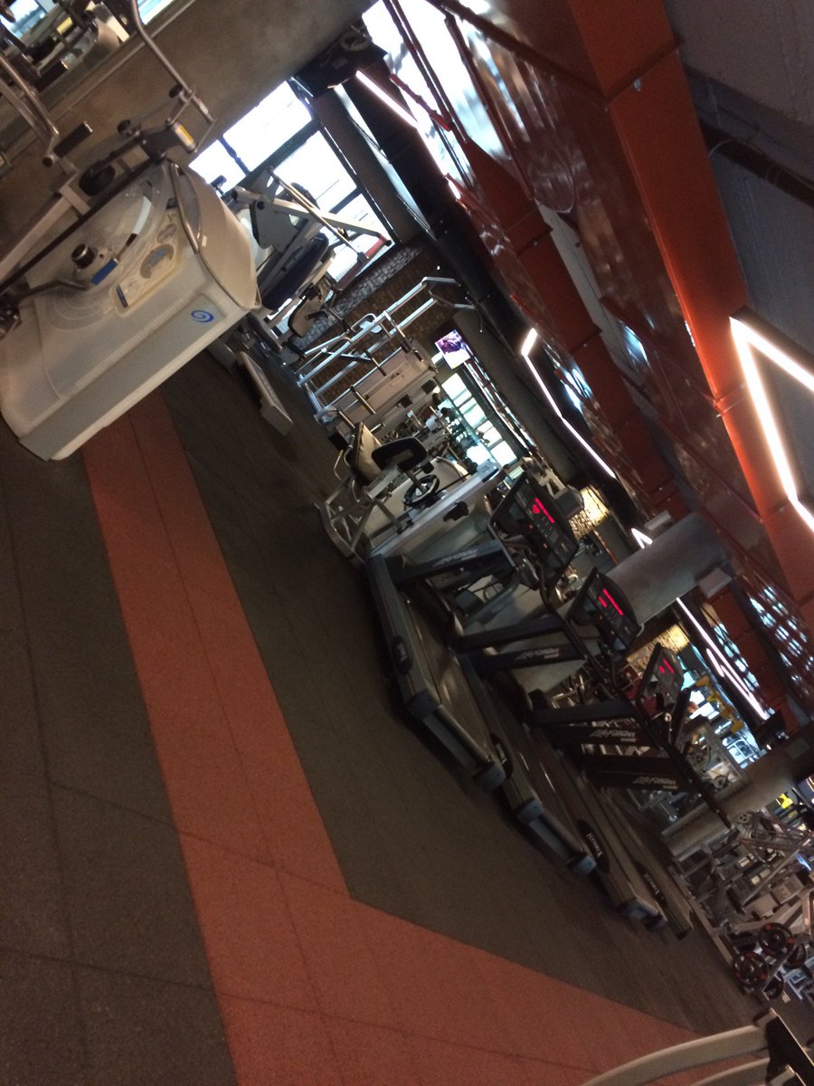 Work work (@ Coliseum Sports Club Sarıyer - @coliseumsc in İstanbul, Türkiye) swarmapp.com/c/ctAEcBUgCoc