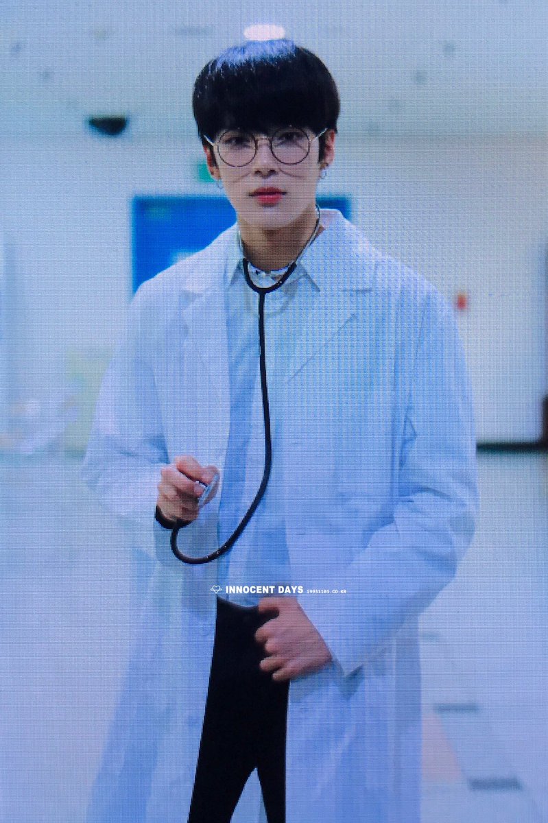 어제 의사 코스프레하고 팬싸인회 온 몬스타엑스 민혁 | 인스티즈