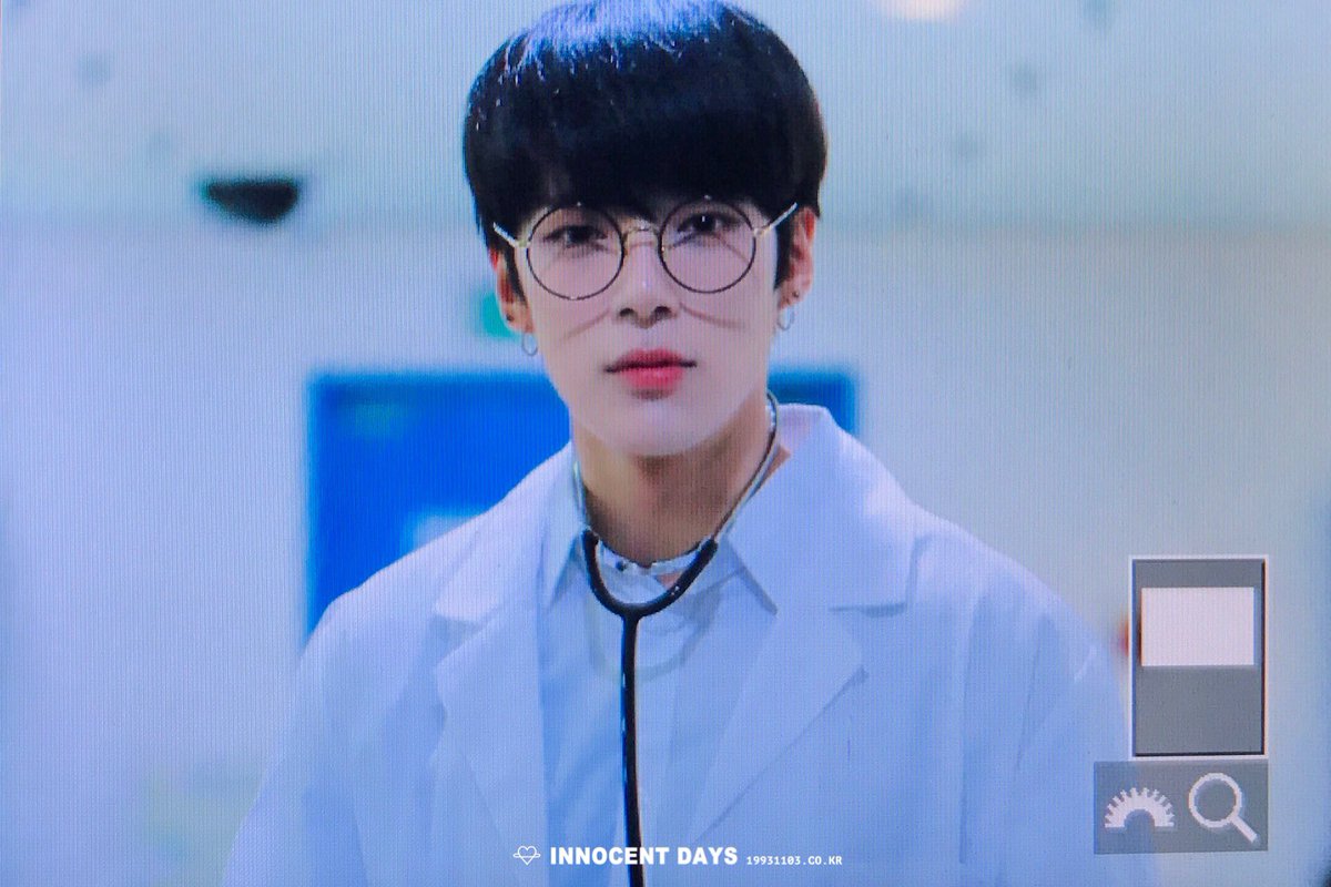 어제 의사 코스프레하고 팬싸인회 온 몬스타엑스 민혁 | 인스티즈