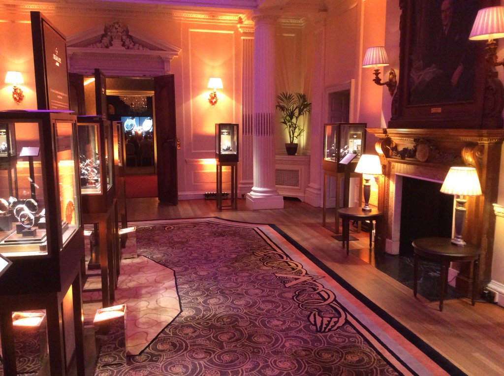 BerrysWindsor's tweet photo. Showcasing Patek Philippe timepieces @Hedsor #PatekPhilippe #timepieces #hedsorhouse https://t.co/A32X7Sq9hb