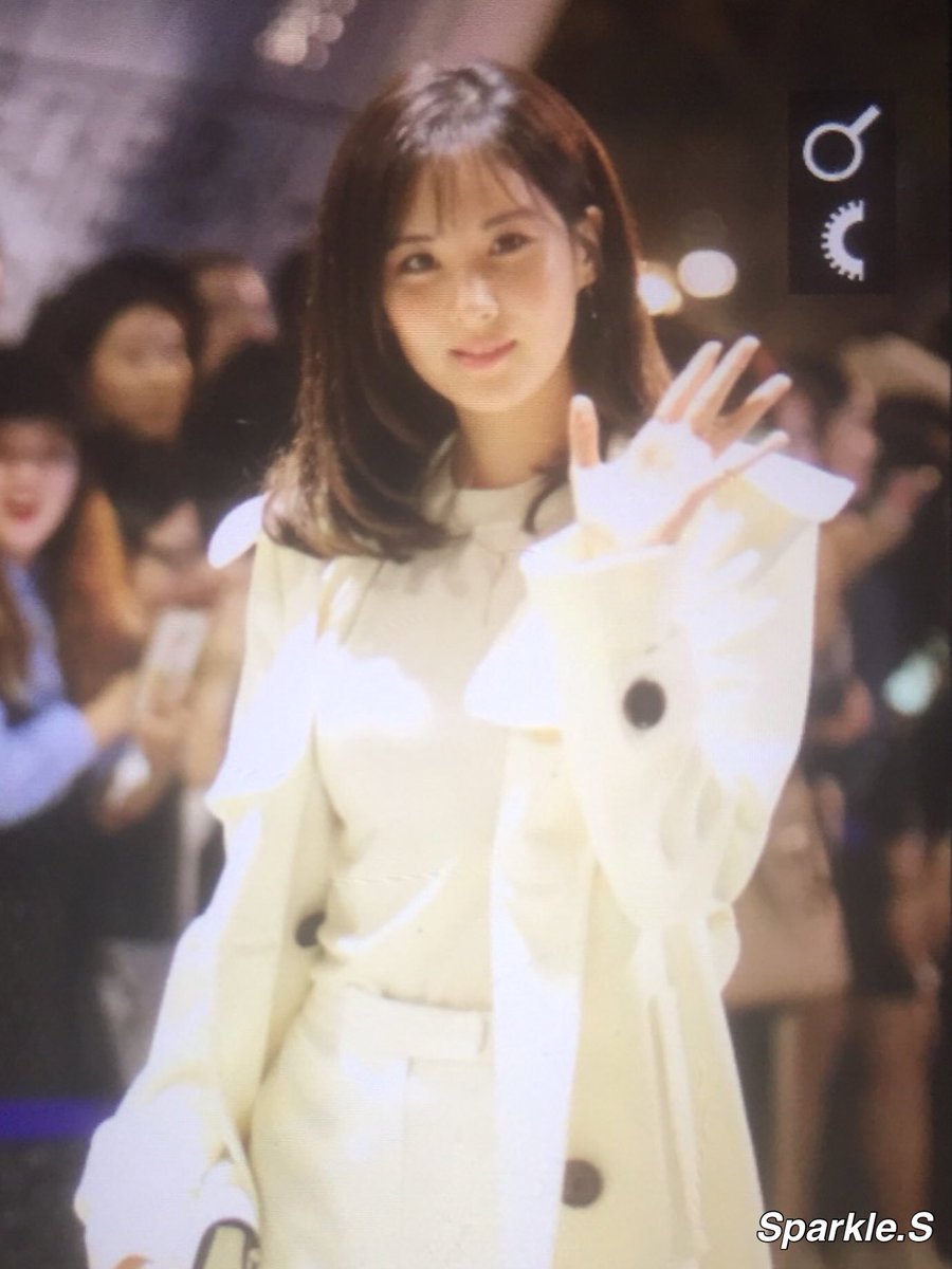[PIC][22-10-2016]SeoHyun tham dự sự kiện ra mắt BST Xuân - Hè của thương hiệu "MISS GEE COLLECTION" trong khuôn khổ "2017 S/S HERA Seoul Fashion Week" vào hôm nay   CvXT7kJUsAAURxg