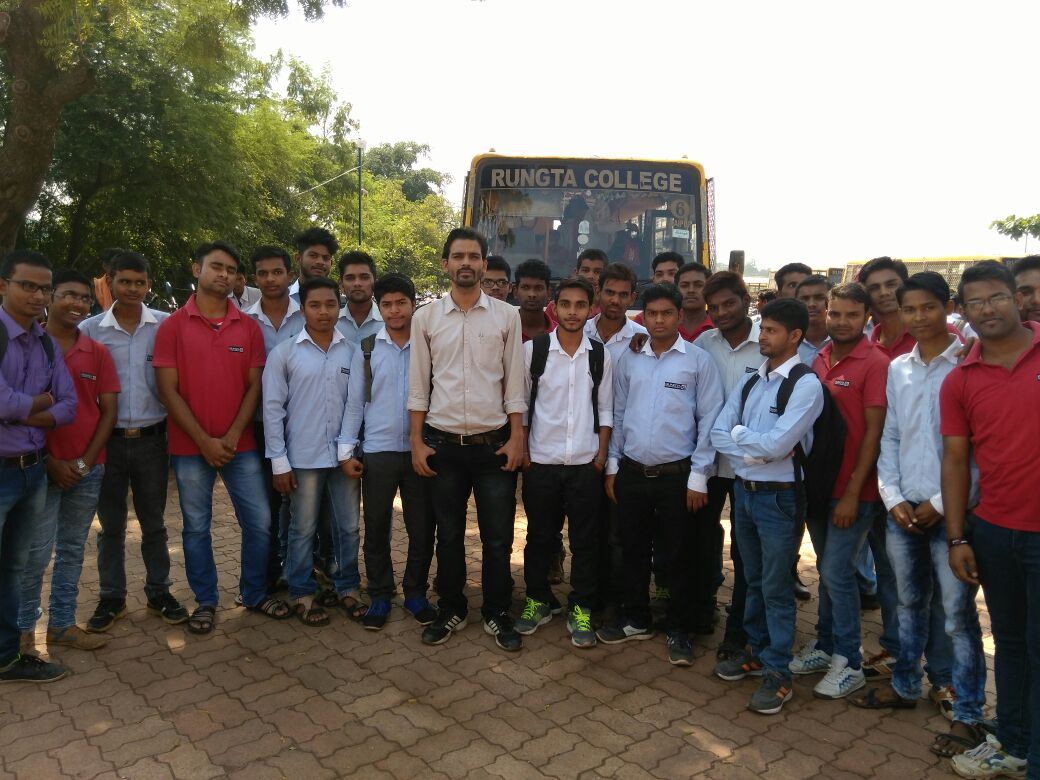 #RGI Students of Diploma 3rd Sem and 5th Sem Mechanical Branch visited Energy Park, Near Mana Camp on #IndustrialTour