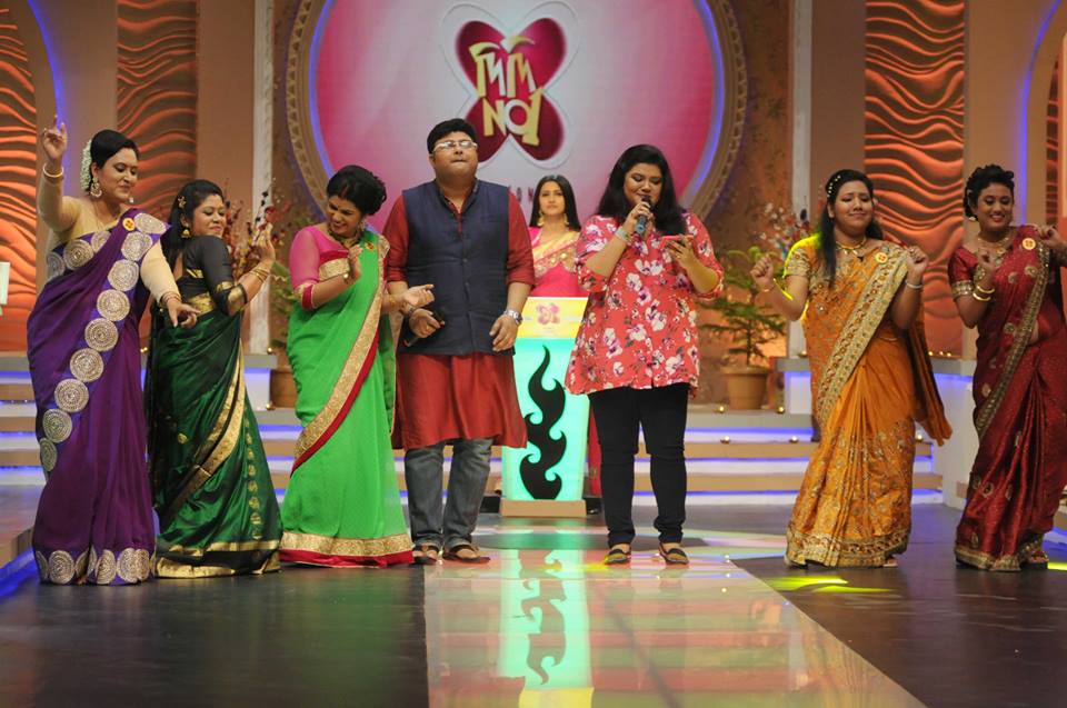 ZeeBanglaTv's tweet photo. #DidiNo1- #WeeklyFinale Today @ 8 pm with singer #UjjainiMukherjee #Saptak #ZeeBangla https://t.co/6zt3IMnu8N