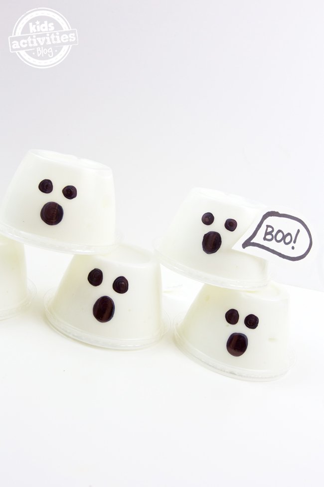 4kidsactivities's tweet photo. Ghost slime is perfect for Halloween parties: https://t.co/KdkxOOow6i #RainaGhosts #RainaTeigemeier #GoRaina #ad @Scholastic @goraina https://t.co/eYHZergRDt