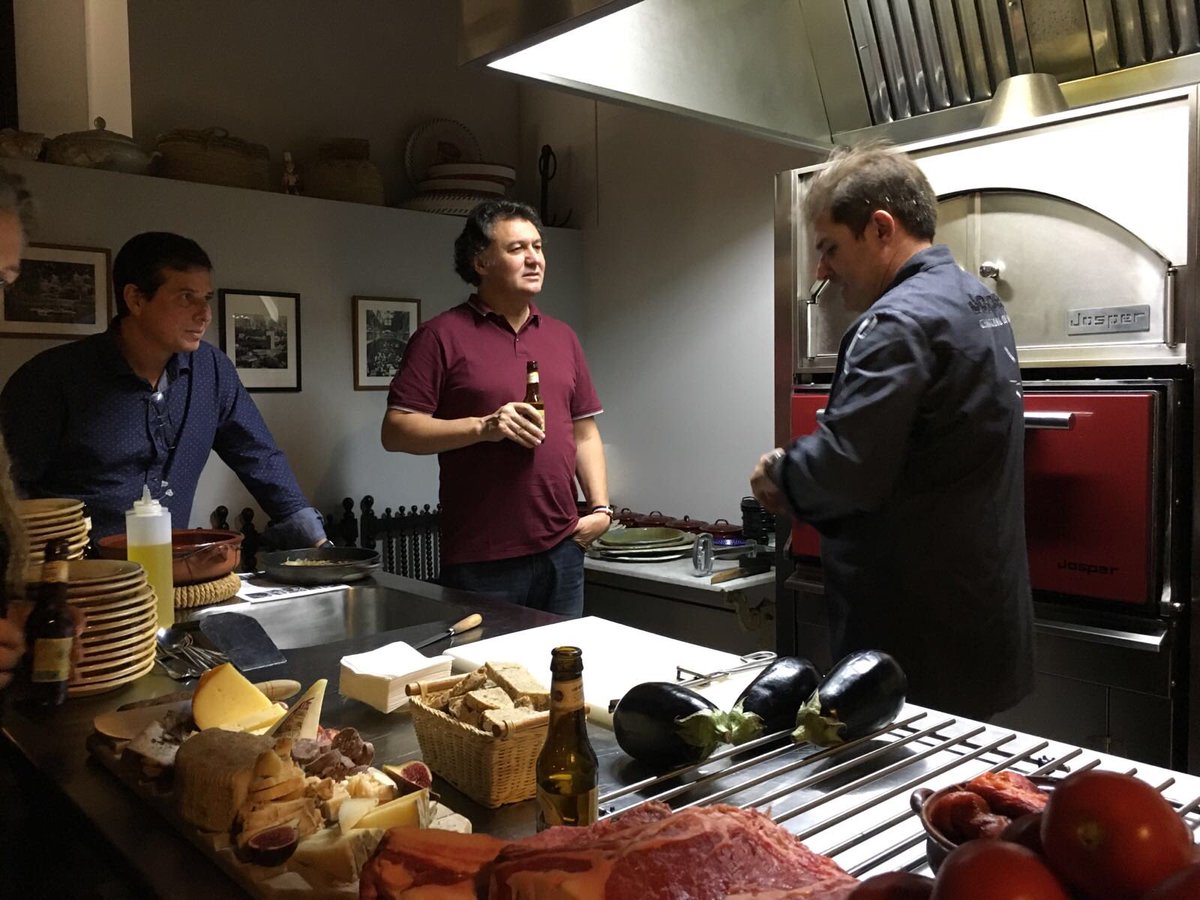 Anita_thesinger's tweet photo. @mauricioespaciogastronomico gracias. Velada inolvidable#Mallorca #tododelicioso #masquerecomendado https://t.co/fUqVxxBBub