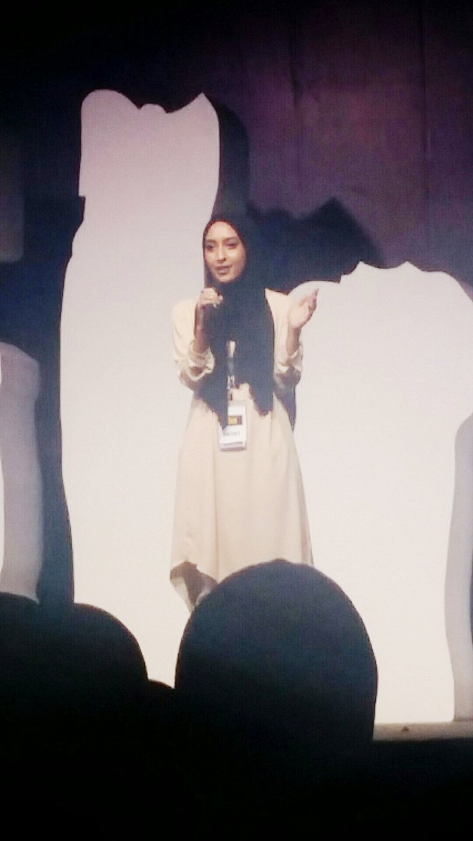 IlmArtsFestival's tweet photo. Mariah Idrissi isn't just the hijabi face of H&M. She gives golden advice too.
#empowertheummah @IlmArtsFestival #mindgames2016 #comeondown https://t.co/psSSXcTxYg