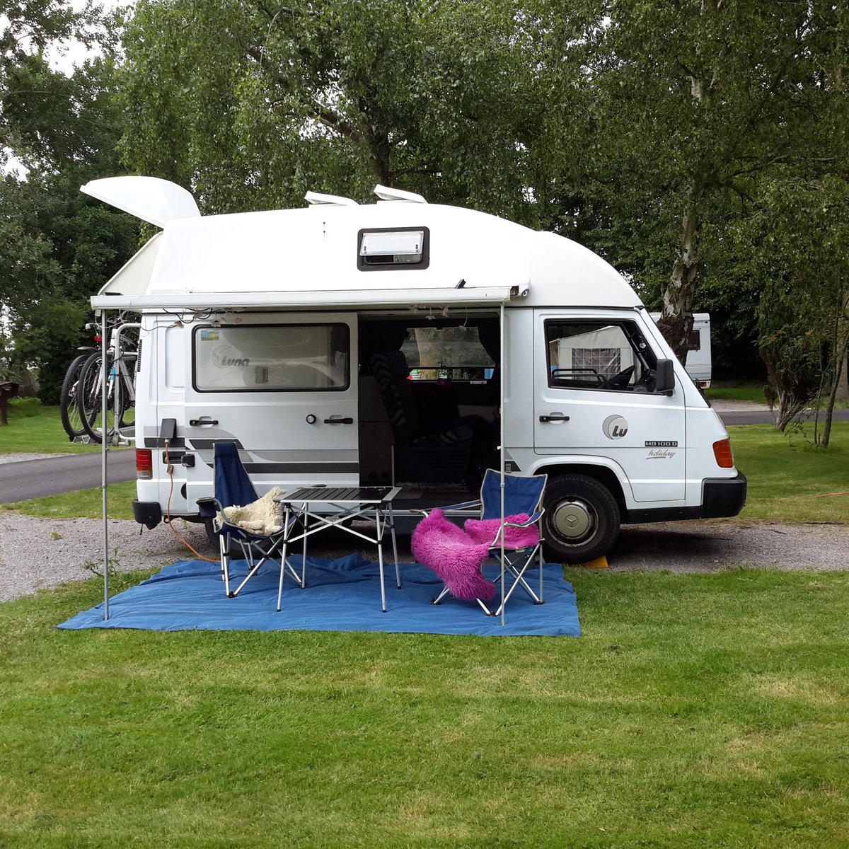 HolisticBude's tweet photo. 1994 Luna Holiday #MB100D  #classic #campervan for sale 177,000 km  sleeps 4 £7,995 ono 😉 https://t.co/5kFzp9Bxuh
