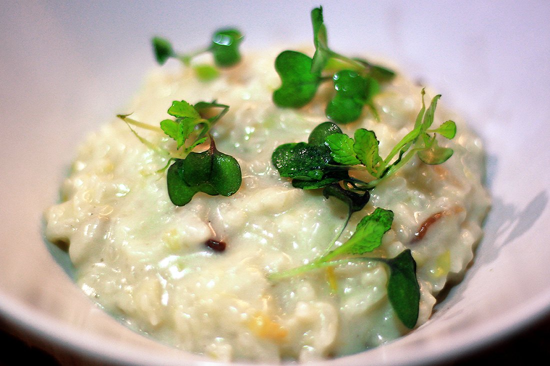 CesarAncaChef's tweet photo. El exquisito risotto con setas que preparamos con los asistentes al curso de cocina en Valentina Cooking. Riquísimo. https://t.co/iEpj3zVuro