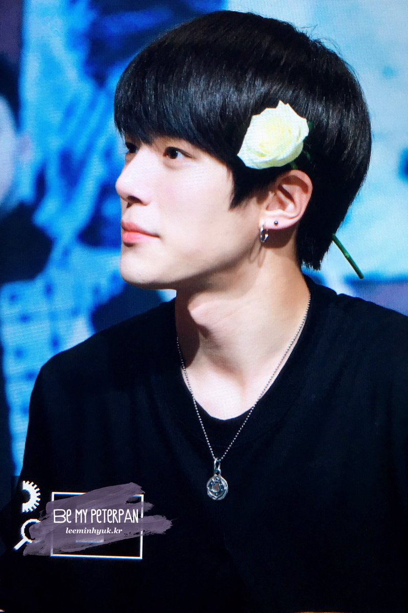 어제 의사 코스프레하고 팬싸인회 온 몬스타엑스 민혁 | 인스티즈