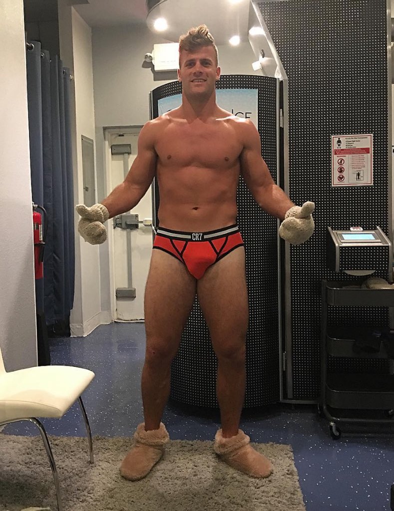 TheFellasonFOX's tweet photo. Violation by #KikoAlonso for posting this picture? @AnthonyLGargano and @LKennedy72 say 100% yes! https://t.co/lRGQ50ZdkO