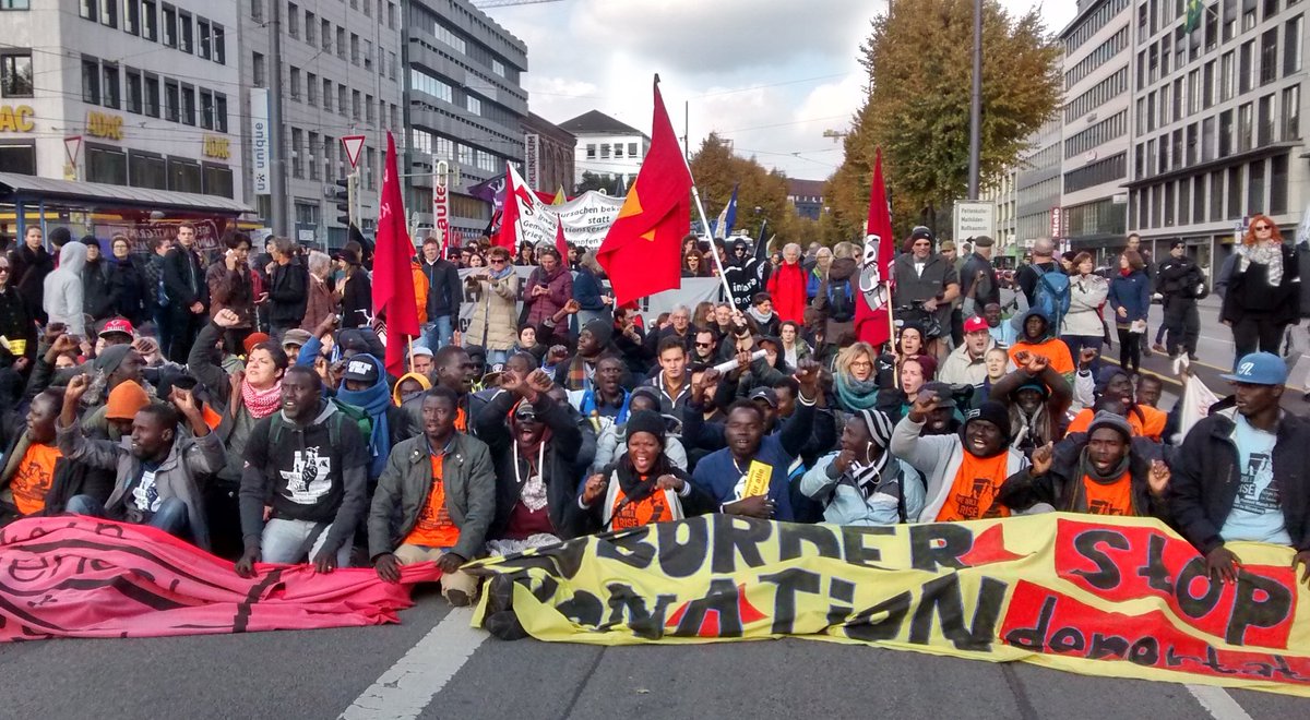 refugeestruggle's tweet photo. Sit in am Sendlinger Tor! #refugeestruggle https://t.co/waJ5JyeYHp
