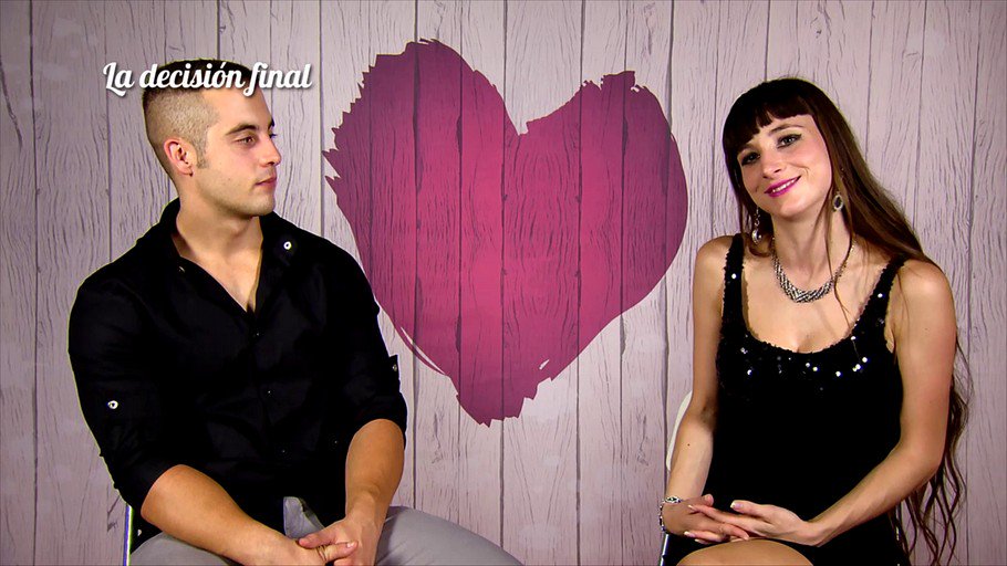 firstdates_tv's tweet photo. Uno de esos momentos que llevan el sello tuitero grabado a fuego. ¡Afina la oreja, hombre! #FirstDates162 https://t.co/qbJKT3epHS https://t.co/2JtMlm8iyM