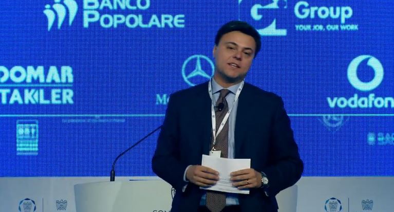 sole24ore's tweet photo. @marcogy chiude i lavori del 31° convegno dei Giovani Imprenditori di Confindustria #capri16 #progettiforti
https://t.co/0jnEV8LaYK https://t.co/C84qKgB5Hs