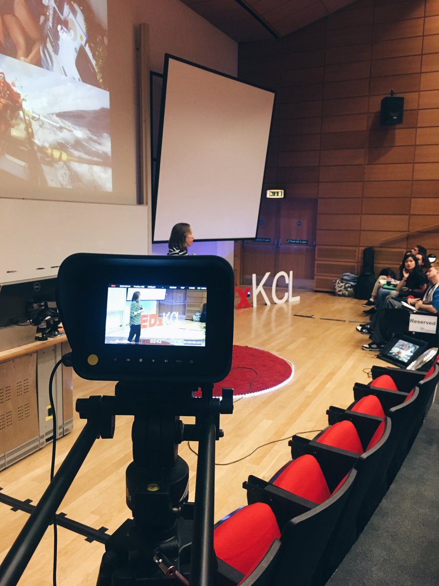 TEDx_KCL's tweet photo. "You can never step out to the ocean until you have the courage to loose sight of the shore."
#EmmaMitchell on rowing across the Pacific. https://t.co/pIq3MvQvs3