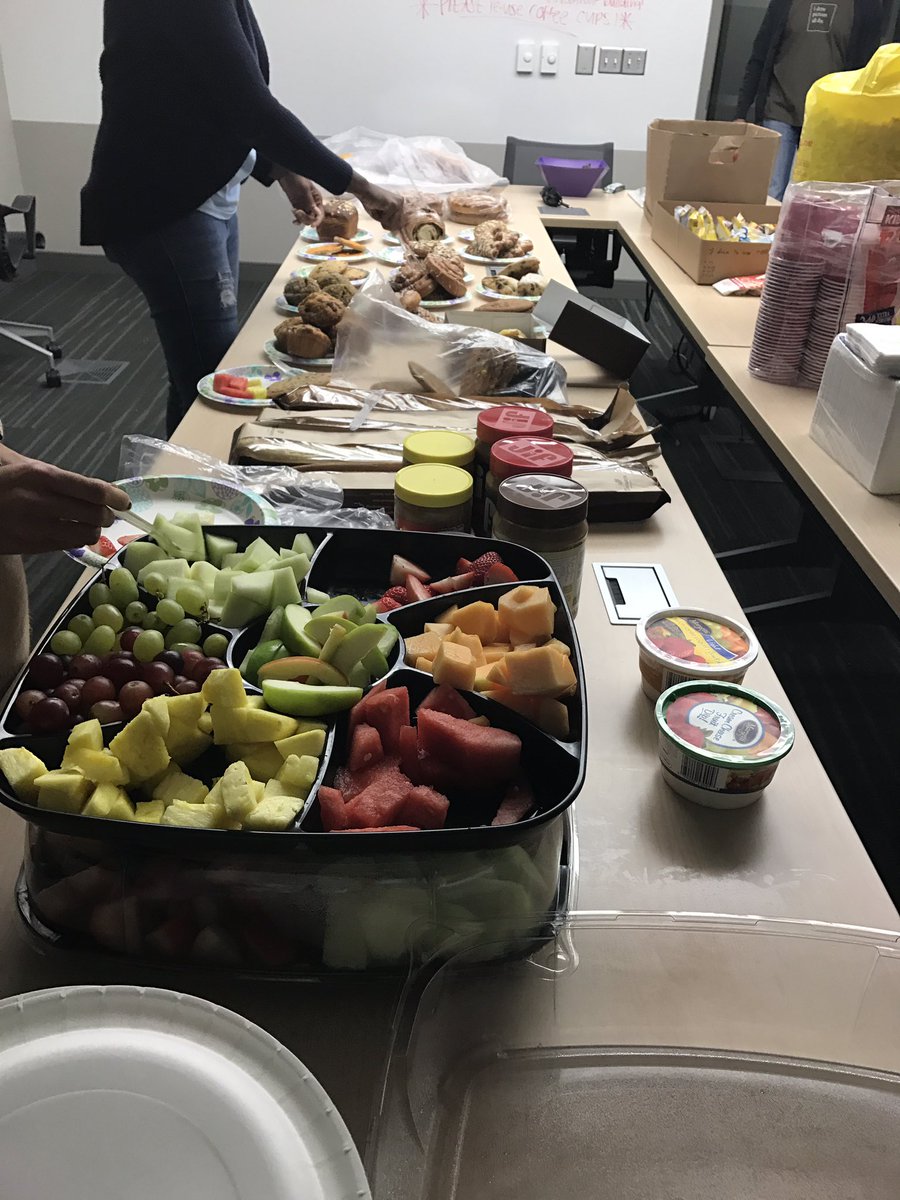 CreateAthonUSC's tweet image. Good morning! We are officially at 19 hours and still going strong! 
#CreateAthonUSC