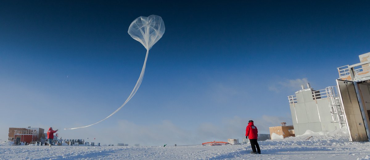NOAAResearch's tweet photo. Look at these cool photos from the South Pole #Ozone Sampling https://t.co/LiY6aV8yl8 @NOAA_ESRL #H2O #depletion #ODGI https://t.co/D4p8Lw0Cus