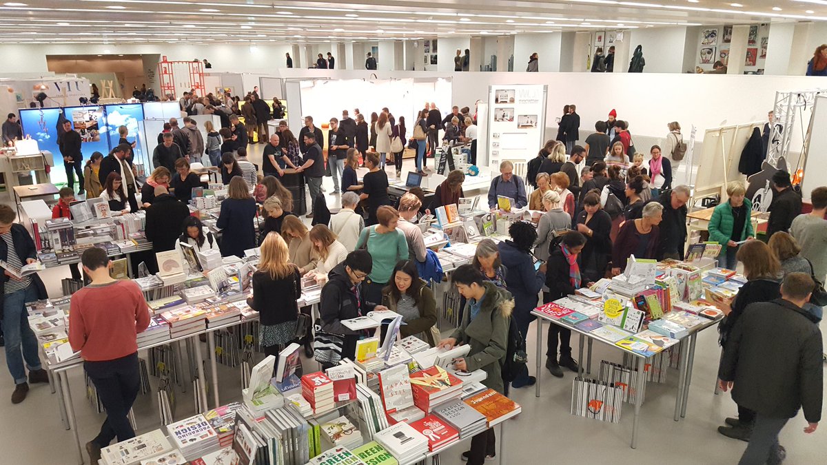 LiaBo_Le's tweet photo. Viel los auf der #do16. Jetzt gehts noch zu den Spots in die Stadt....#simplysaxony https://t.co/5P3k1pdgqz