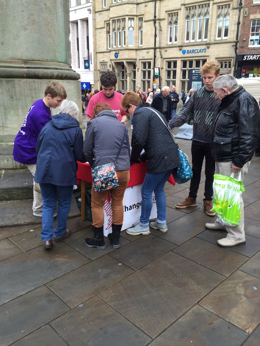 SfBDurham's tweet photo. Great response to our #WelcomeToStay stall today!
#ChangeBritain https://t.co/trhLkS6Bk4