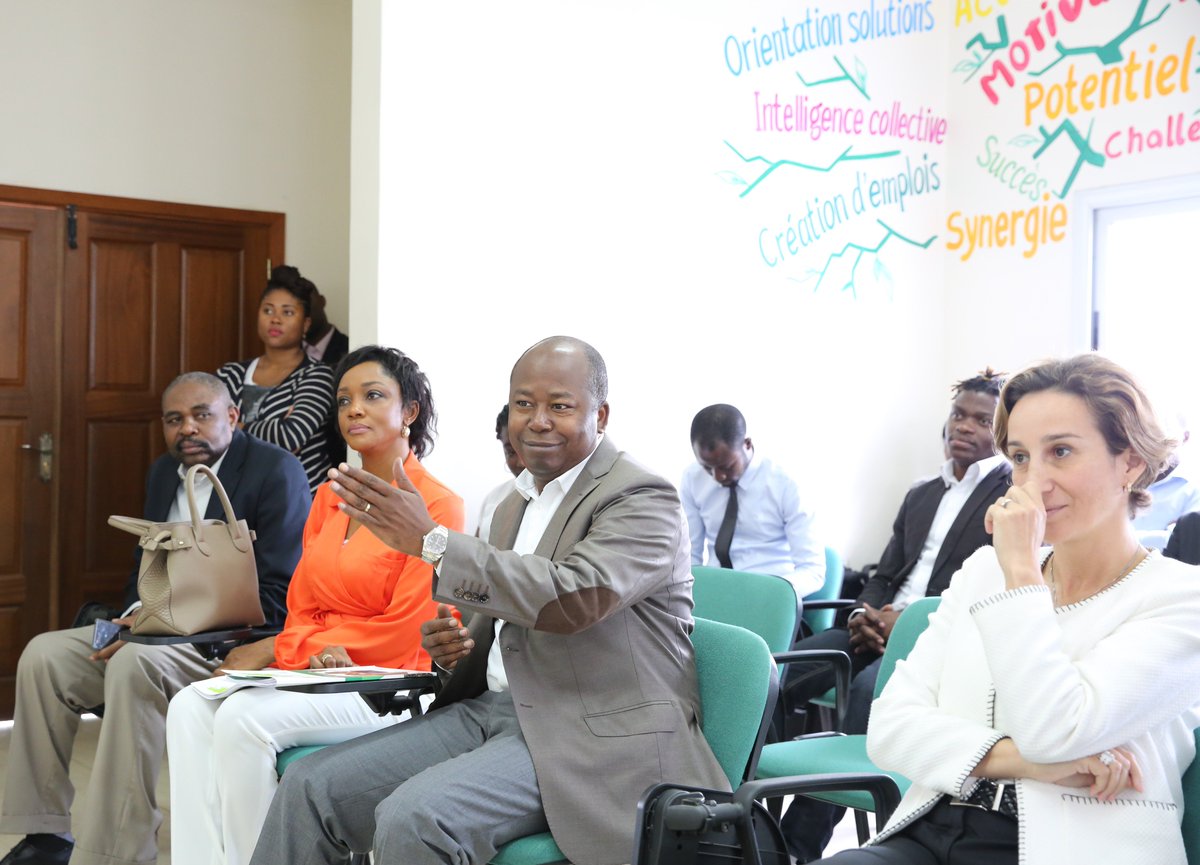 En visite à <a href="/ja_gabon/">JA Gabon</a> ce matin, j’ai eu l’occasion de rencontrer et d’échanger avec de jeunes entrepreneurs Gabonais