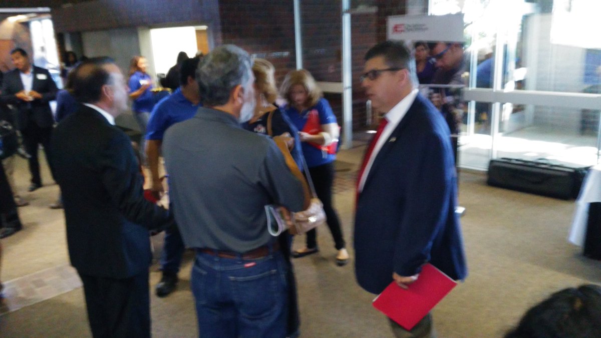 qmrococo's tweet image. #CSUFeria,  @Fresno_State @JosephICastro #VIPreception kick off to our huge event @FresnoDOSAEM @MartinaGranados @FS_OSP