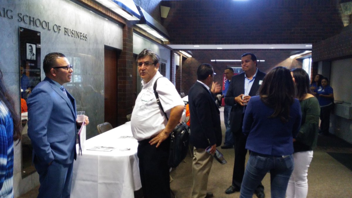 qmrococo's tweet image. #CSUFeria,  @Fresno_State @JosephICastro #VIPreception kick off to our huge event @FresnoDOSAEM @MartinaGranados @FS_OSP