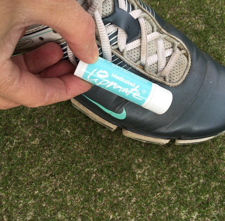 LouiseStoneC's tweet image. When your jumper, shoes and lip balm all match 😆
#golfingessentials #lipmateselfie #notthebestselfie 🙈😂🏌⛳️@LipmateLipbalm @singletonatwork
