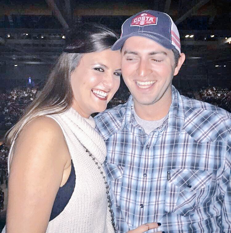 m_bdee21's tweet photo. He has my heart! ❤️ #ChrisStapleton https://t.co/JhMpbXiZtv