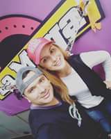 FansDohoOficial's tweet photo. Ella es hermosa @jeslopezfm. Te adoro https://t.co/eIzDNStH5k