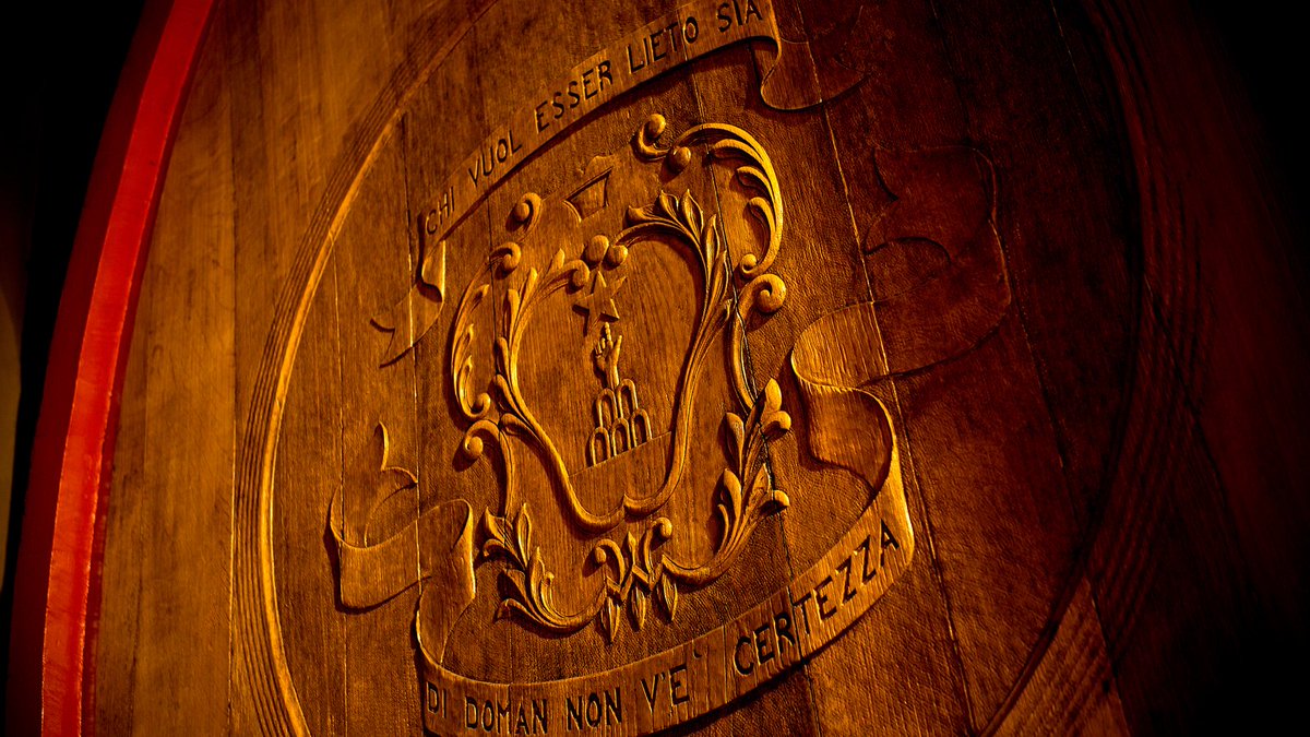 WineSpectator's tweet photo. "Working in an old-school, traditional family way" is how @IlPoggioneWines achieved the Brunello 2010 in the Top 10 Wines of 2015. #NYWE2016 https://t.co/4XE5FdpE6F