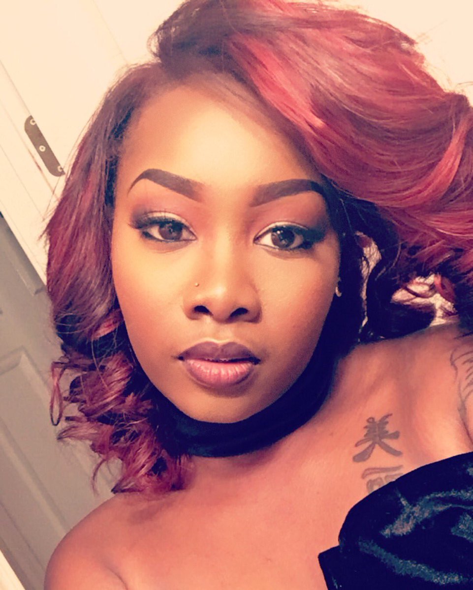 Kenni_Winni's tweet photo. Can't Tell Me I Didn't Slay For My Graduation😍 C/O 16 #CosmoGrad https://t.co/avmJAFXNIq