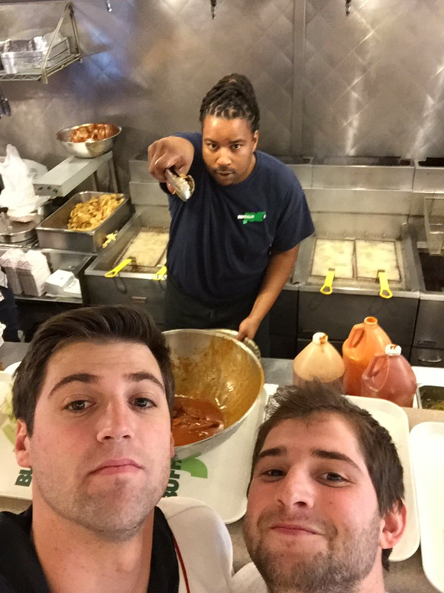 aparmo's tweet photo. At #buffjoes for the ultimate meal. If you haven't had it... well I'm sorry https://t.co/zpJiKTZCIh