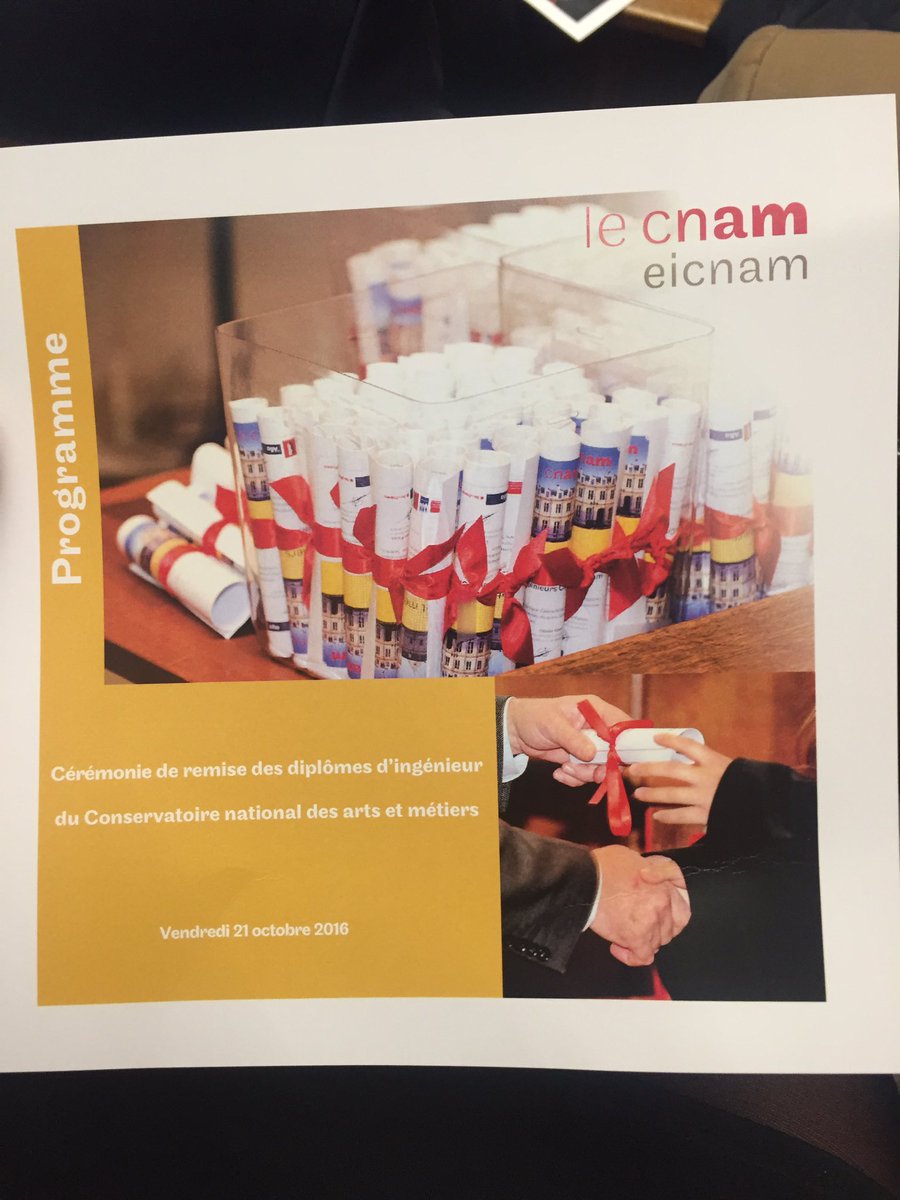 jdlparismem's tweet photo. La remise des diplômes du Cnam https://t.co/EbD9vBK9bV