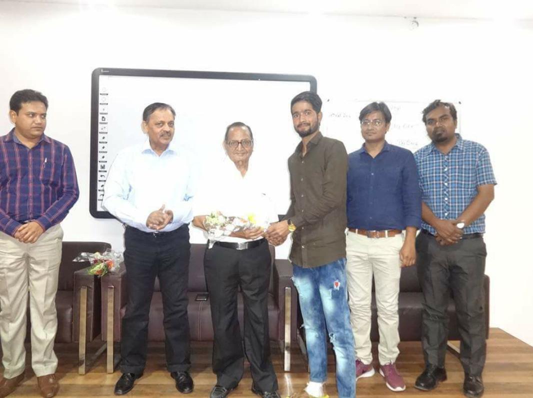 AxisColleges tweet media